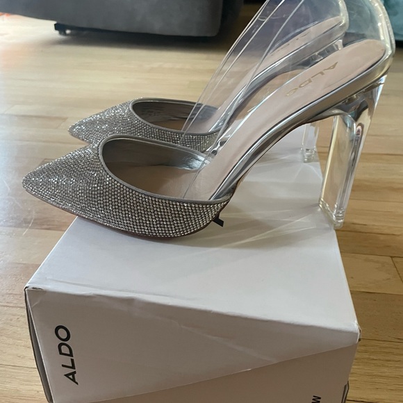 Aldo x Cinderella heels, size 9 these are a 4 inch heel beautiful shoe - Picture 5 of 16